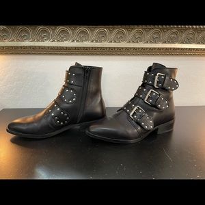 Steven Madden Buckle boots in black